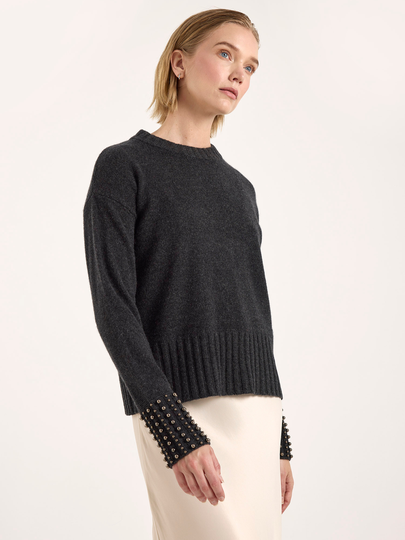 ELLIE PEARL DETAIL CREW