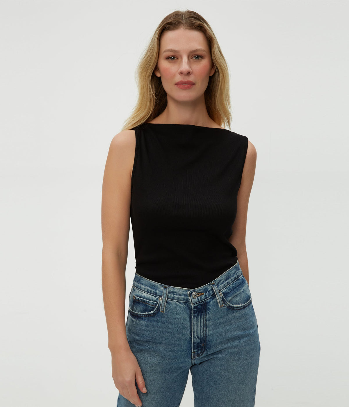 COCO RUCHED BOAT NECK TEE