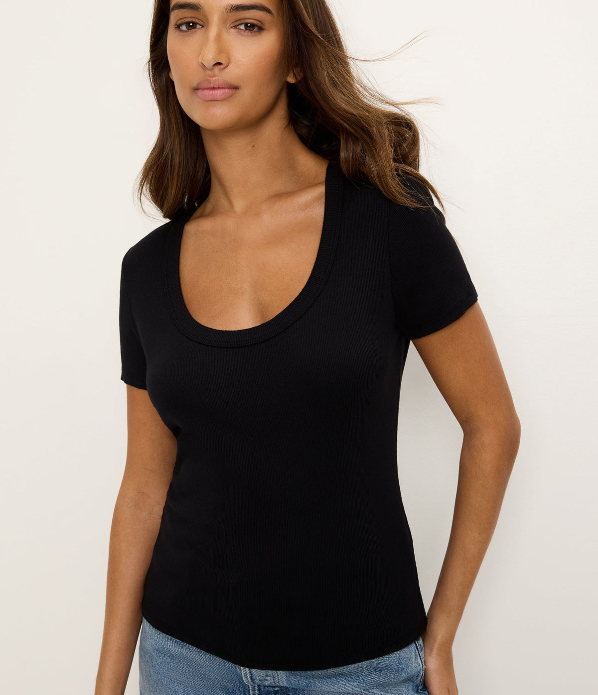 CALLA ULTRA RIB SCOOPNECK TEE