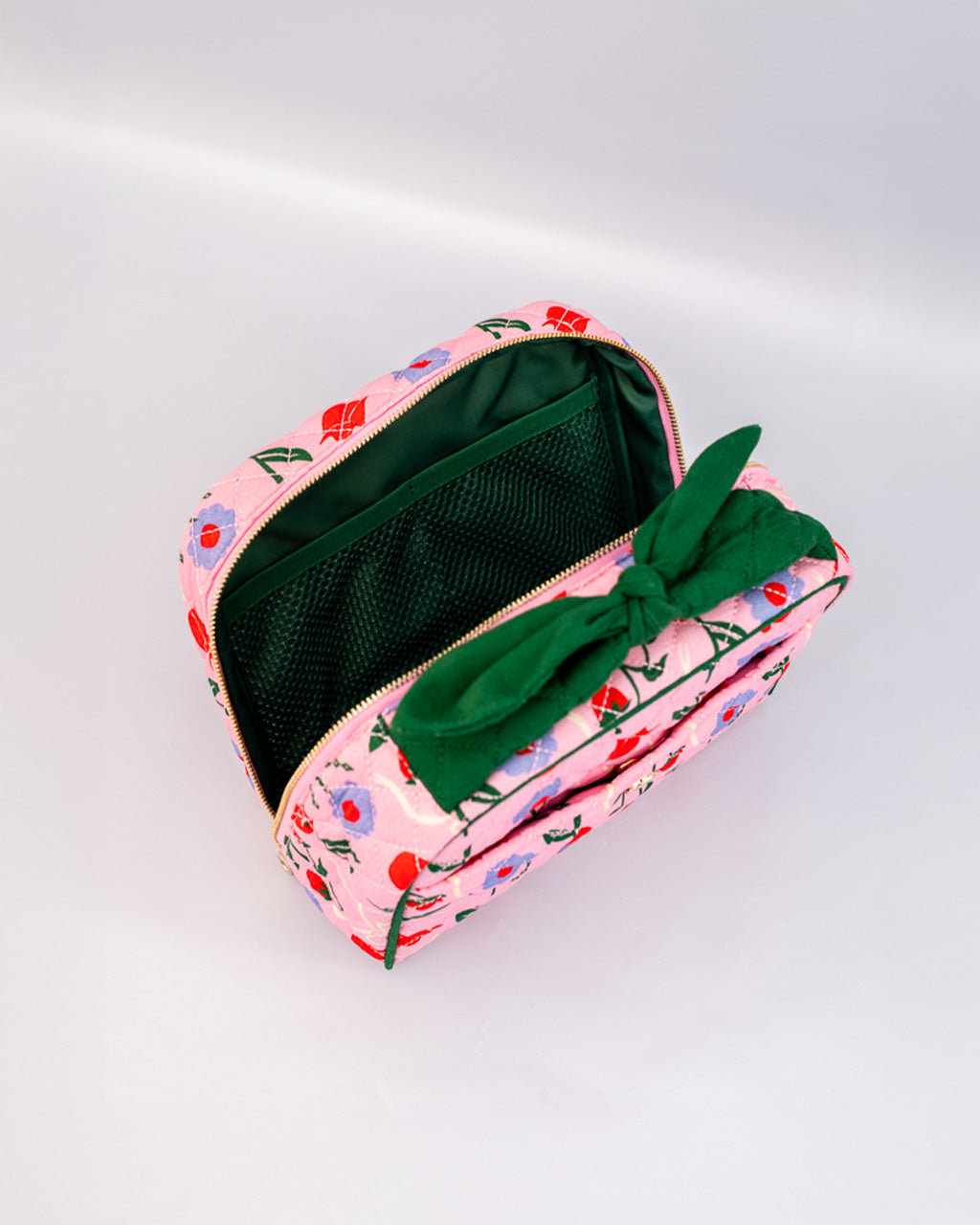 CHERRY LIPS TOILETRY BAG