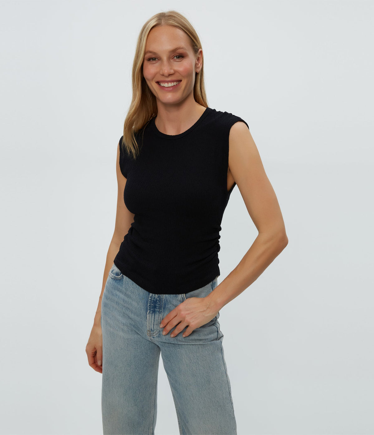 LEIGHTON CRINKLE KNIT POWER SHOULDER TOP