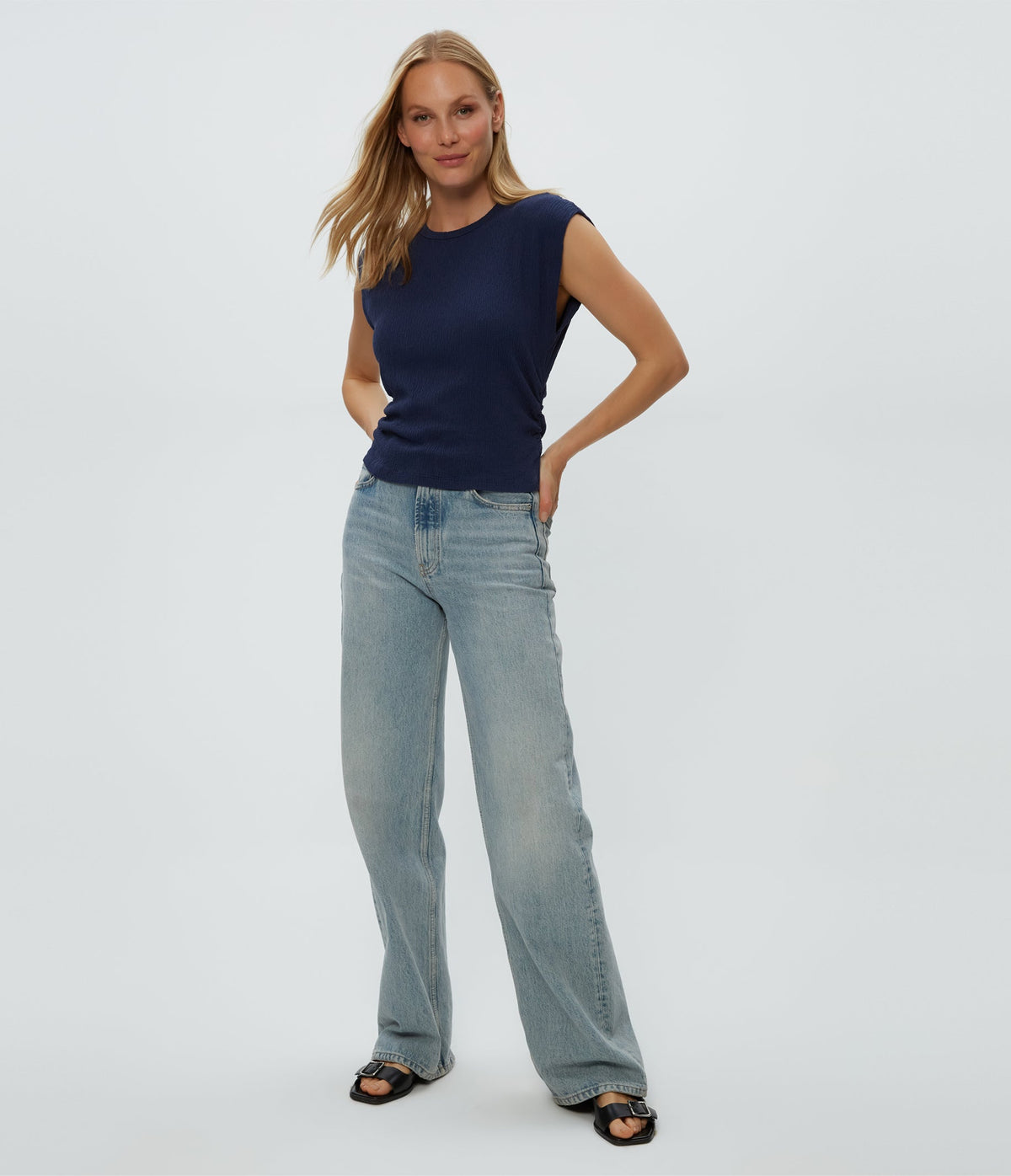 LEIGHTON CRINKLE KNIT POWER SHOULDER TOP