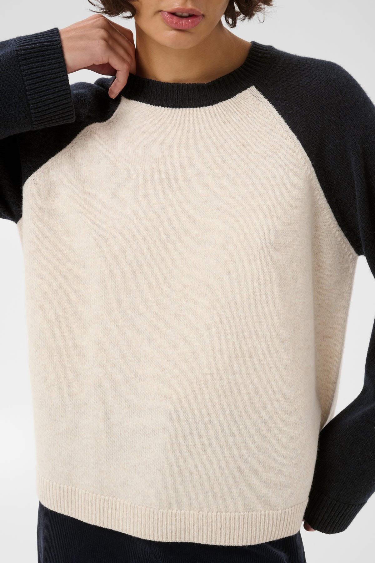 CLEO RAGLAN LONG SLEEVE TEE