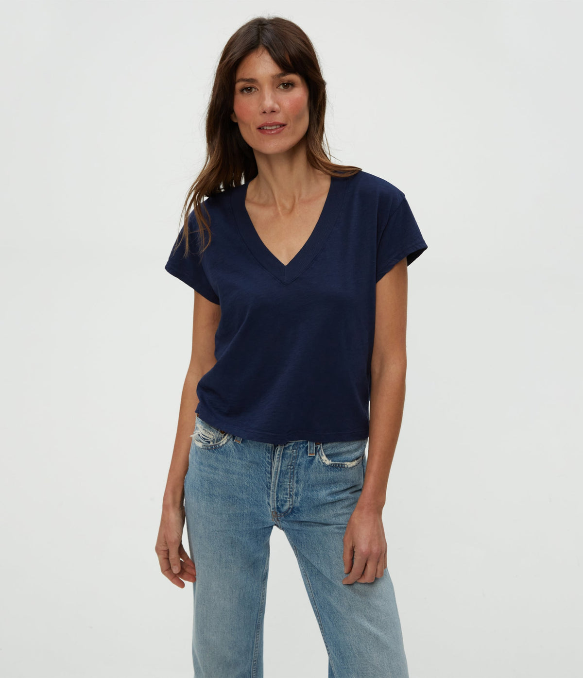 HARLAN CROPPED VNECK TEE