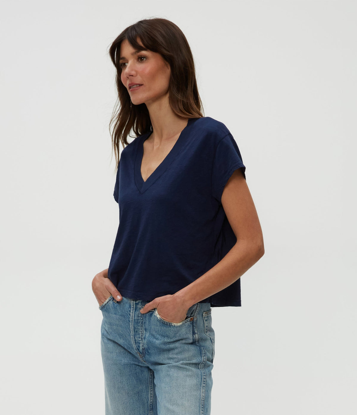 HARLAN CROPPED VNECK TEE