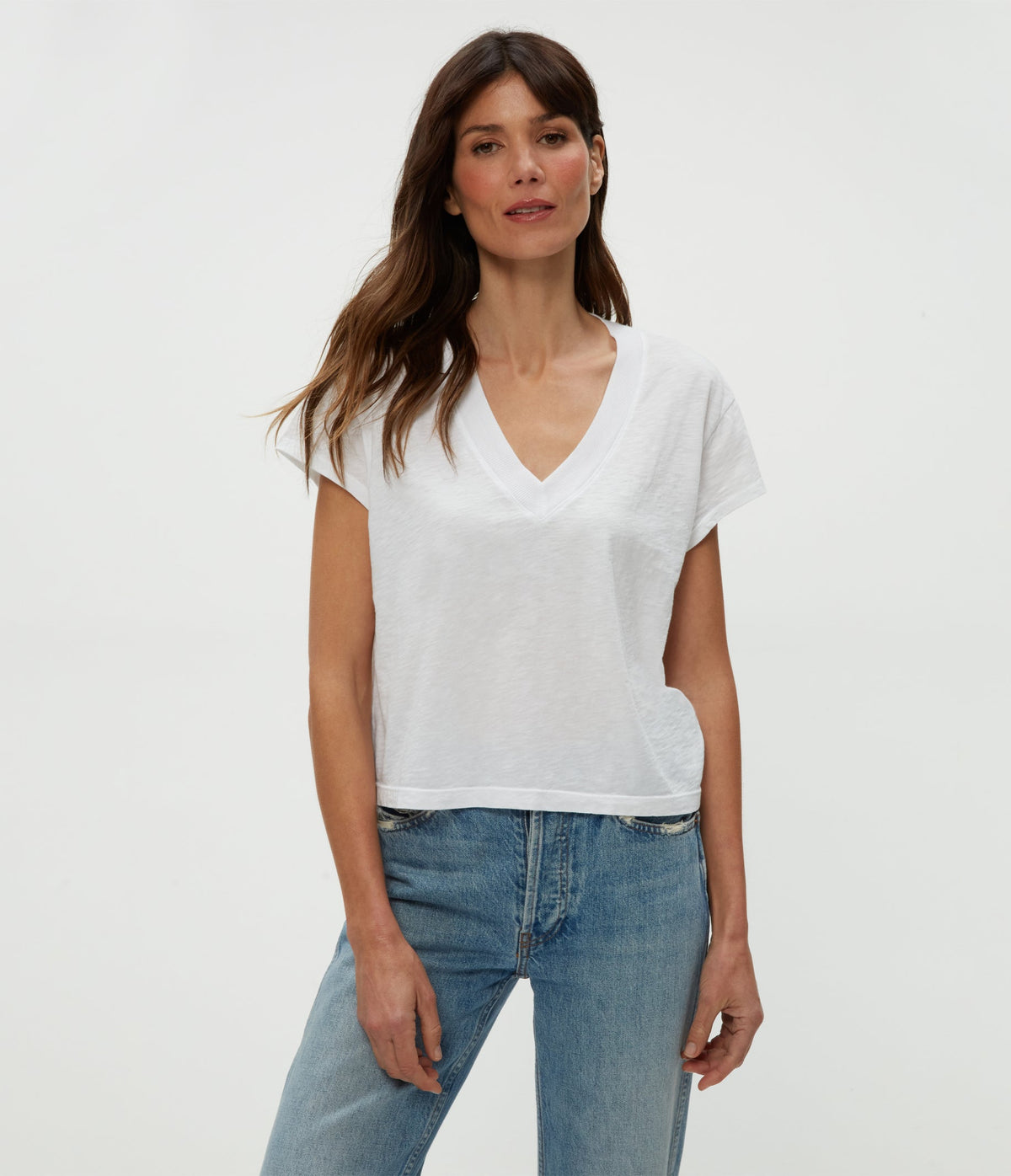 HARLAN CROPPED VNECK TEE