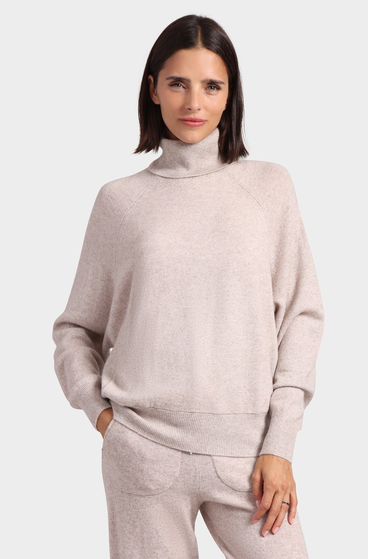 CASHMERE FRONT POCKET TURTLENECK