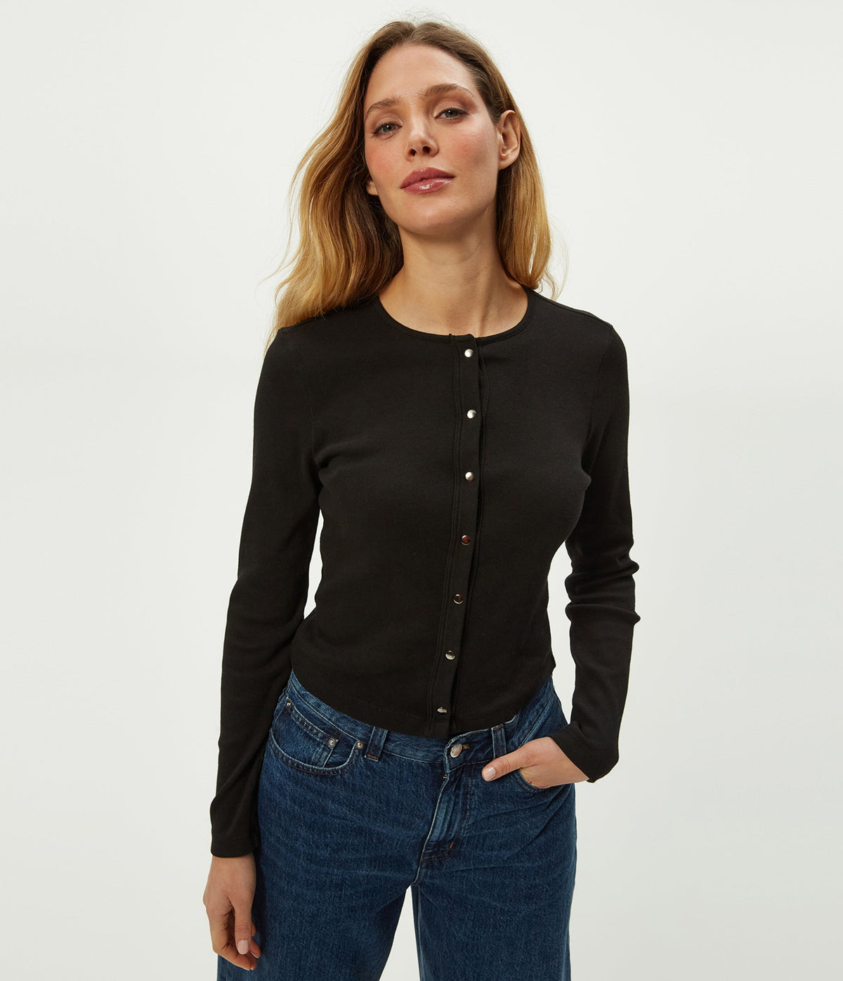 TRIXIE CREW NECK SNAP CARDI