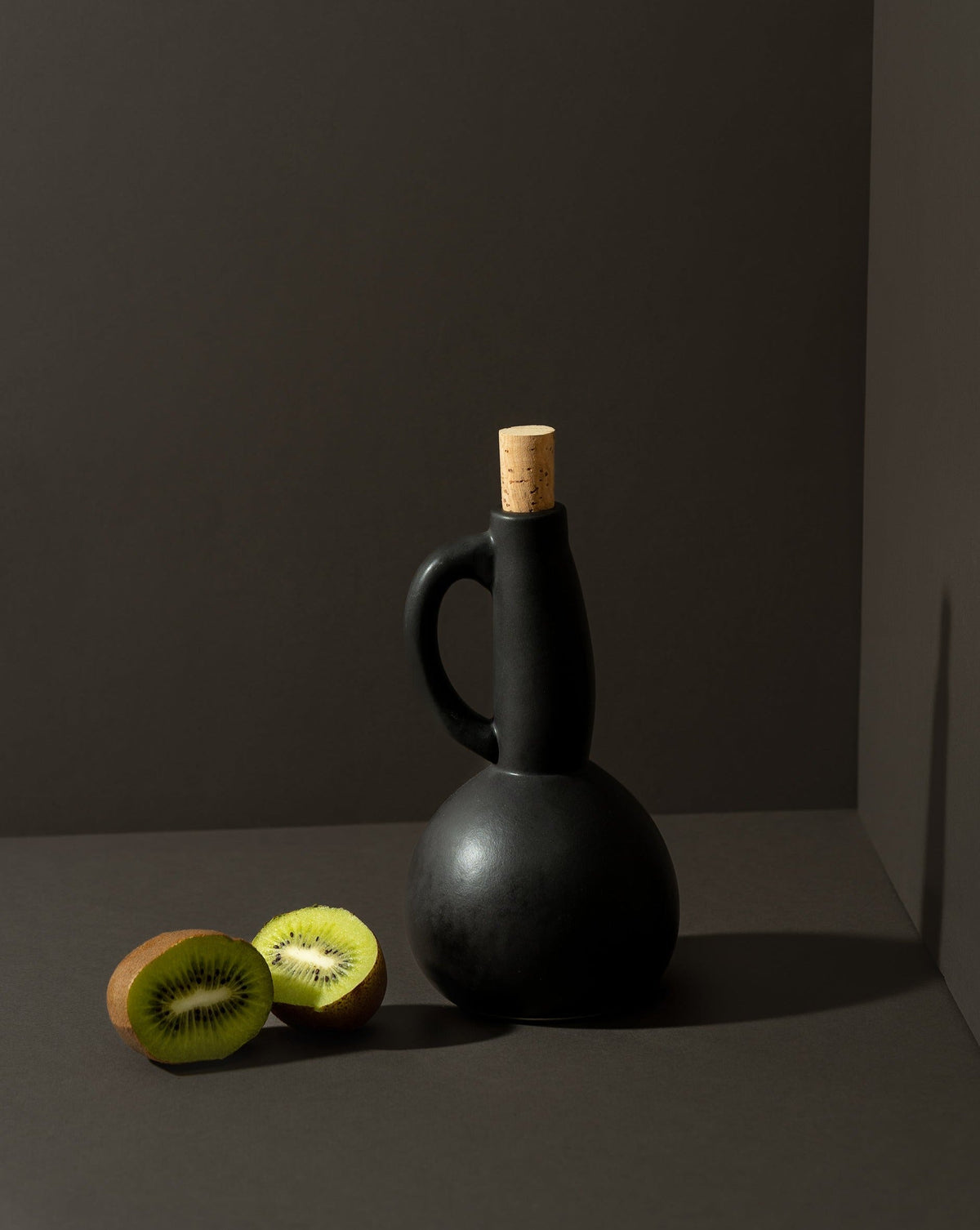 MATTE BLACK OLIVE OIL DISPENSER