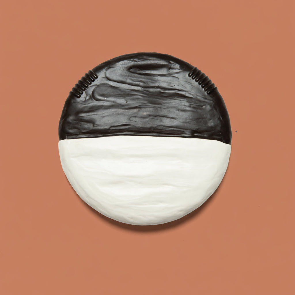 BUBBIES BLACK/WHITE COOKIE TEETHER