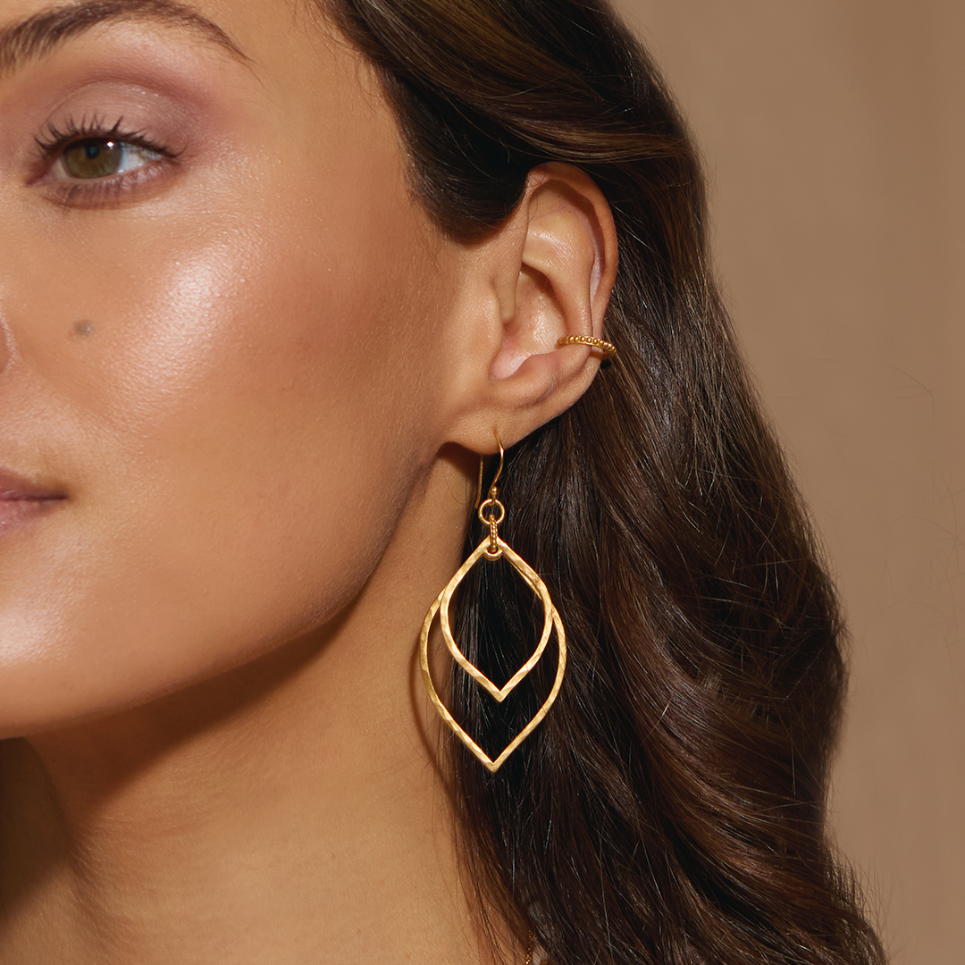 HAMMERED PETAL EARRING