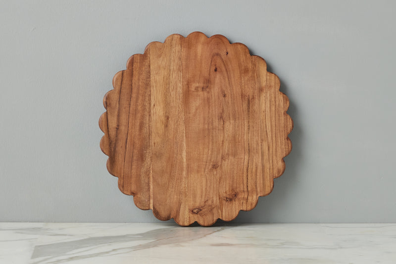 SCALLOPED ROUND BOARD