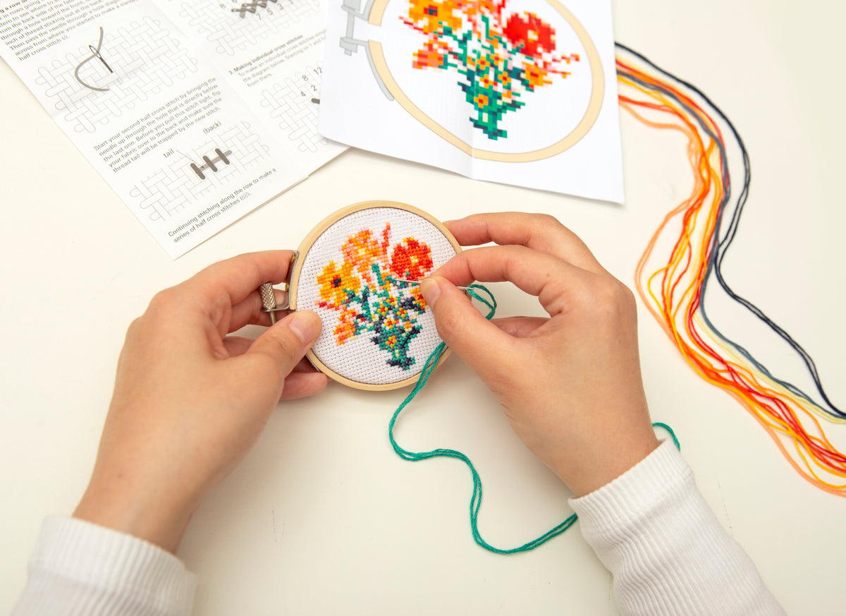 MINI EMBROIDERY KIT