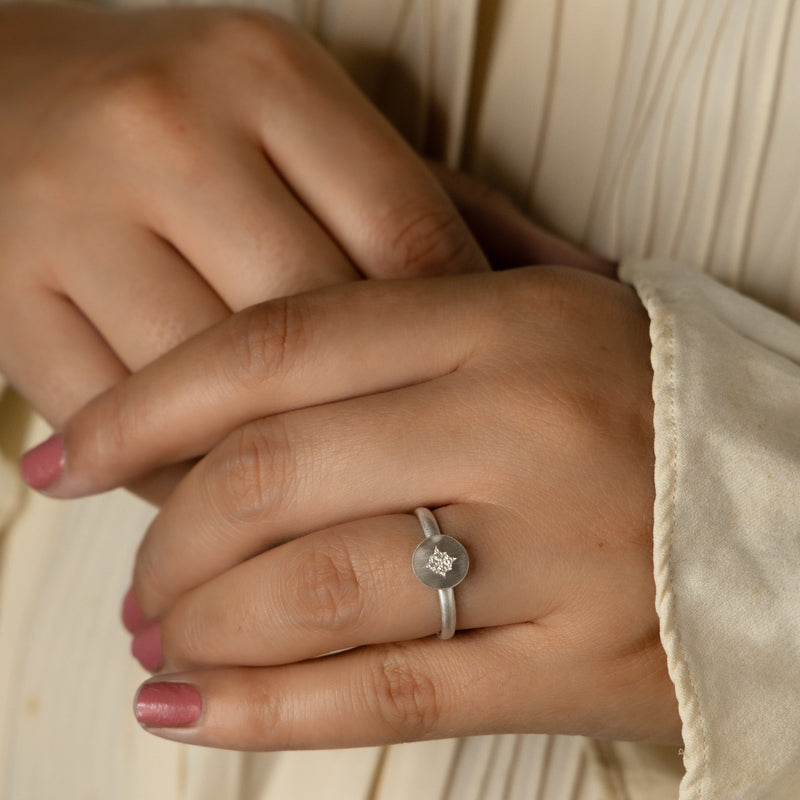 FOUR STAR WAVE RING DIAMOND