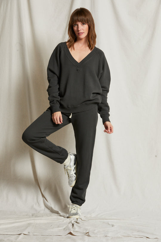 DAKOTA VNECK SWEATSHIRT