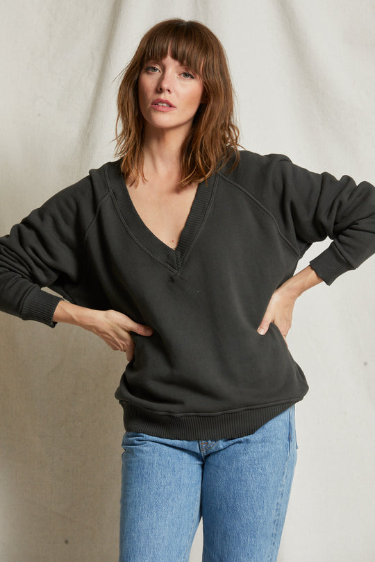 DAKOTA VNECK SWEATSHIRT