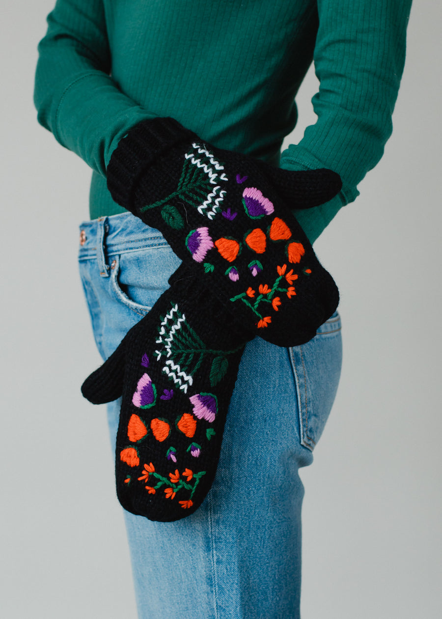 KNIT MITTENS