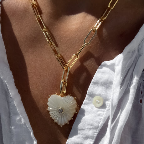 MALENE MOP HEART NECKLACE