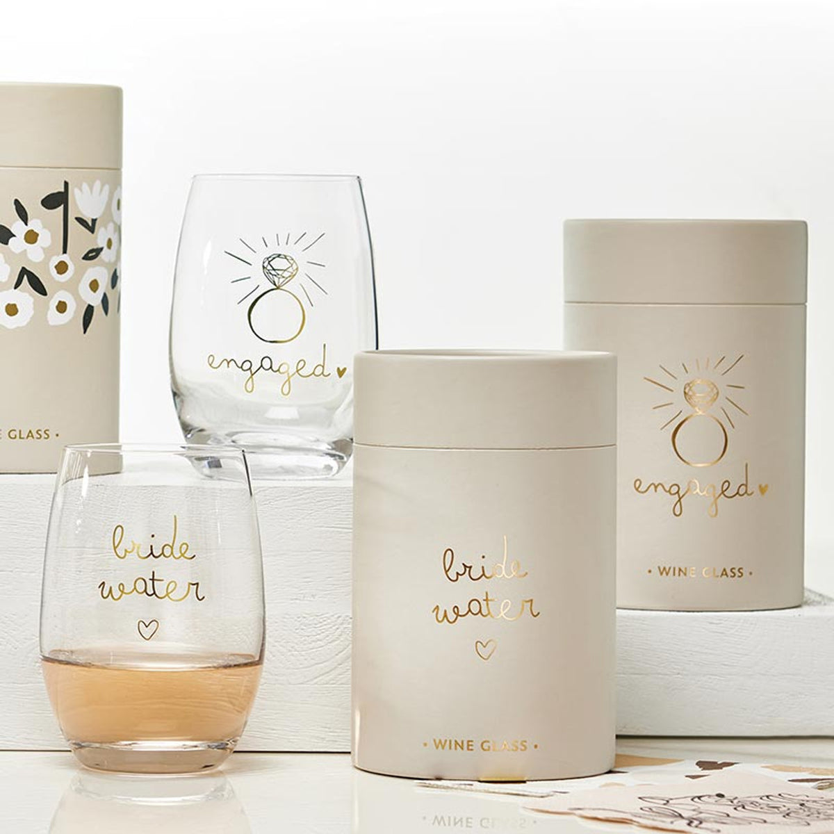 STEMLESS WINE GLASS ENGAGED