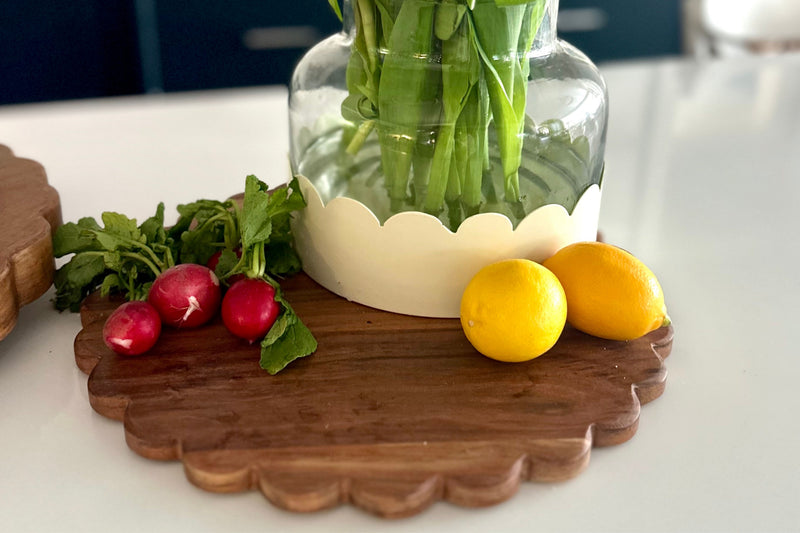 SCALLOPED ROUND BOARD