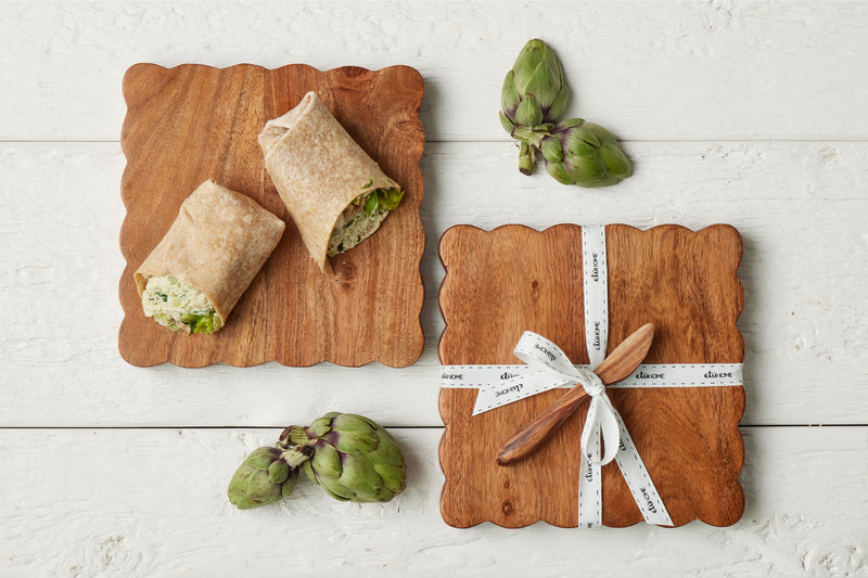 SQ SCALLOPED BOARD W/SPREADER