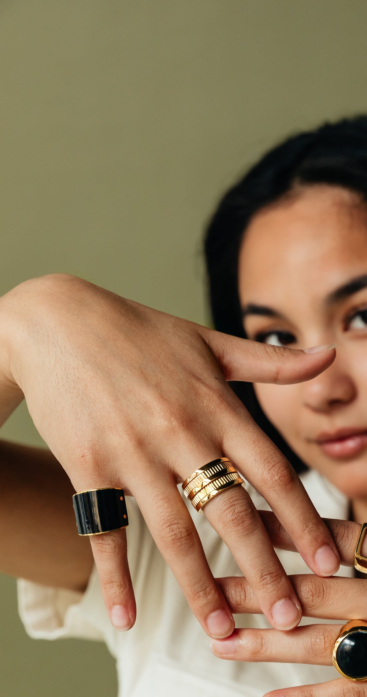 SANA HORN BAND RING