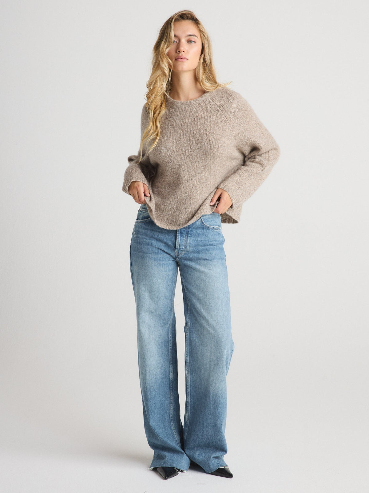 SIERRA CREW NECK SWEATER