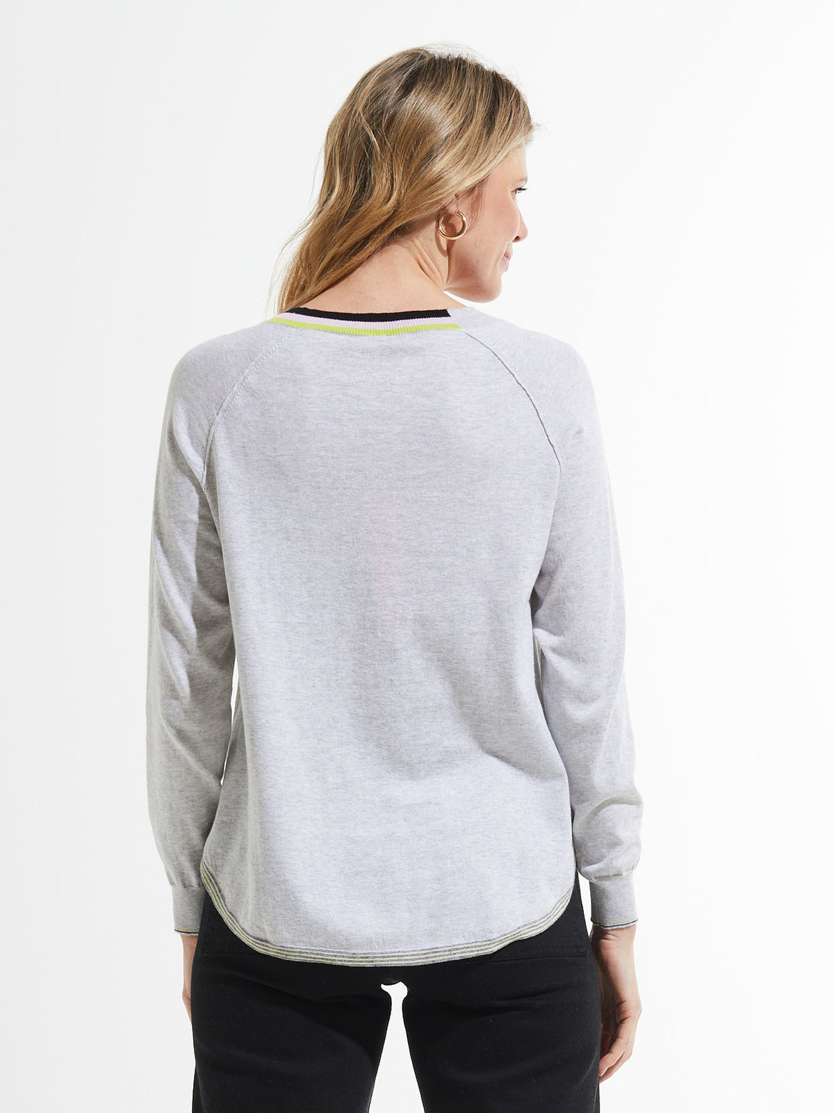 ROUND BOTTOM V SWEATER