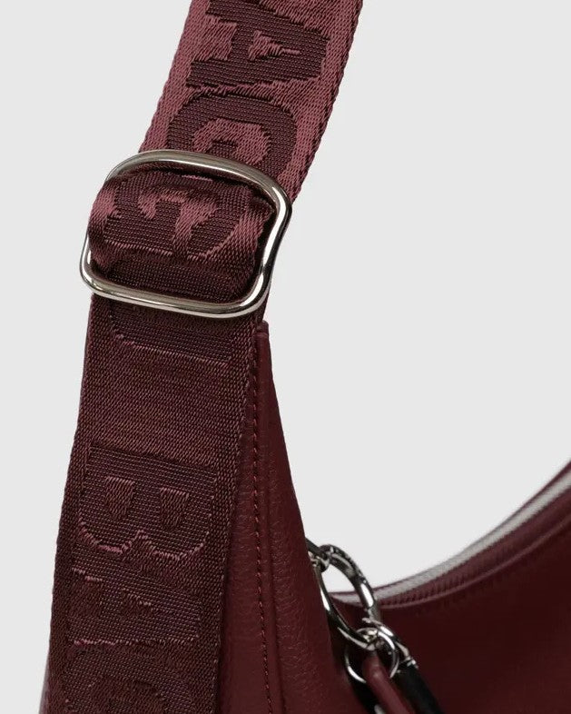 MEDIUM LEATHER CRESCENT BAG