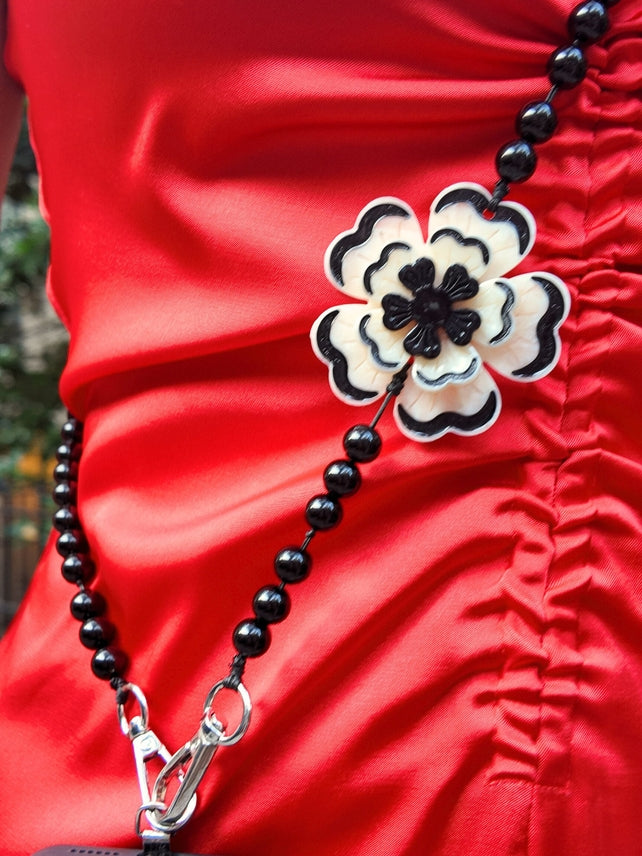 DIANTHUS CROSSBODY PHONE CHAIN