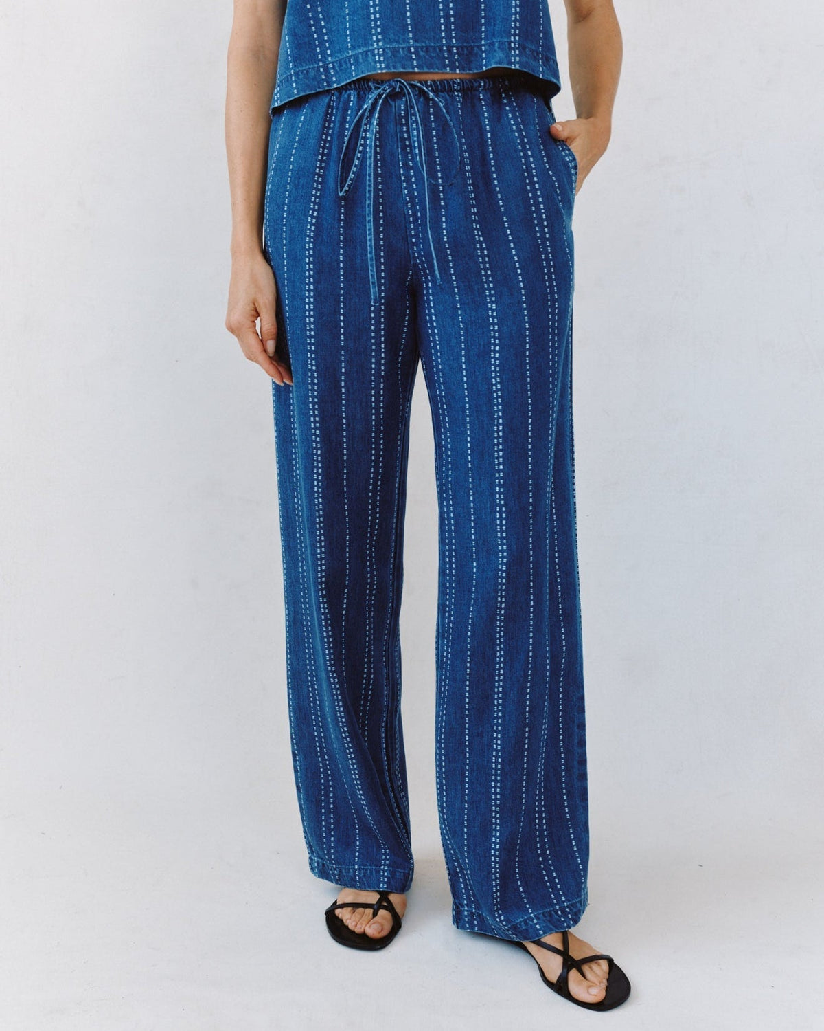 DRAWSTRING PANT