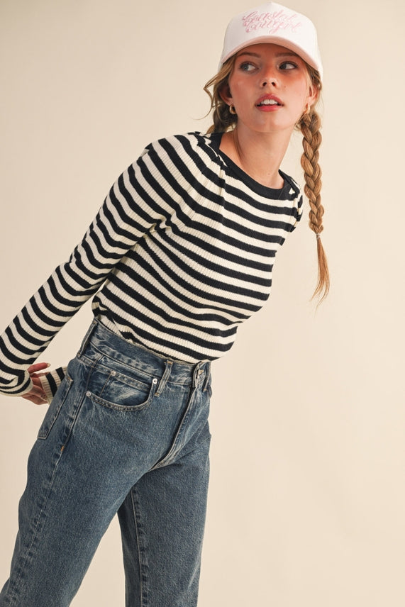 STRIPED BOAT NECK SWEATER