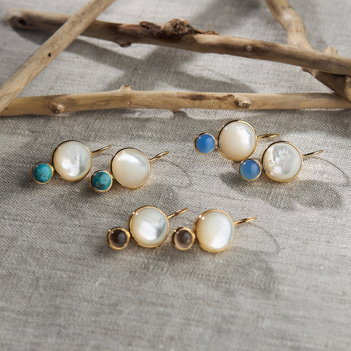 COLORBLOCK EARRING MOP/BLUE CHALCEDONY