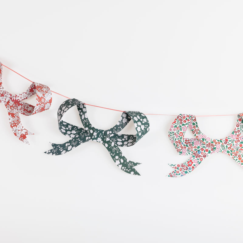 LIBERTY FESTIVE BOW GARLAND