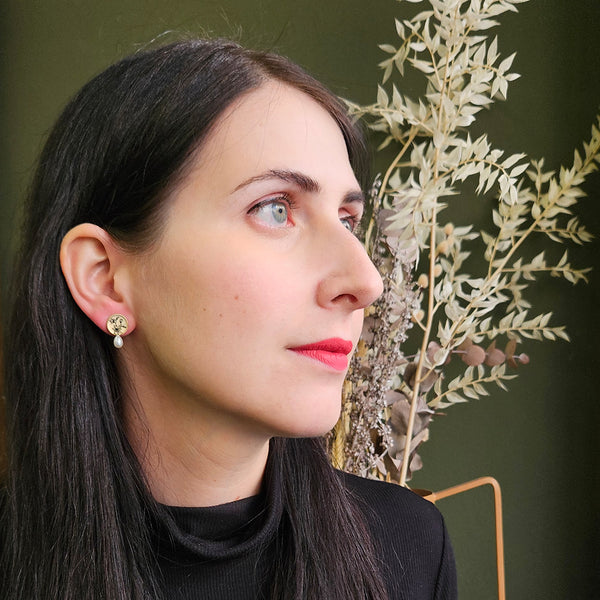 MAGNOLIA PEARL EARSTUDS