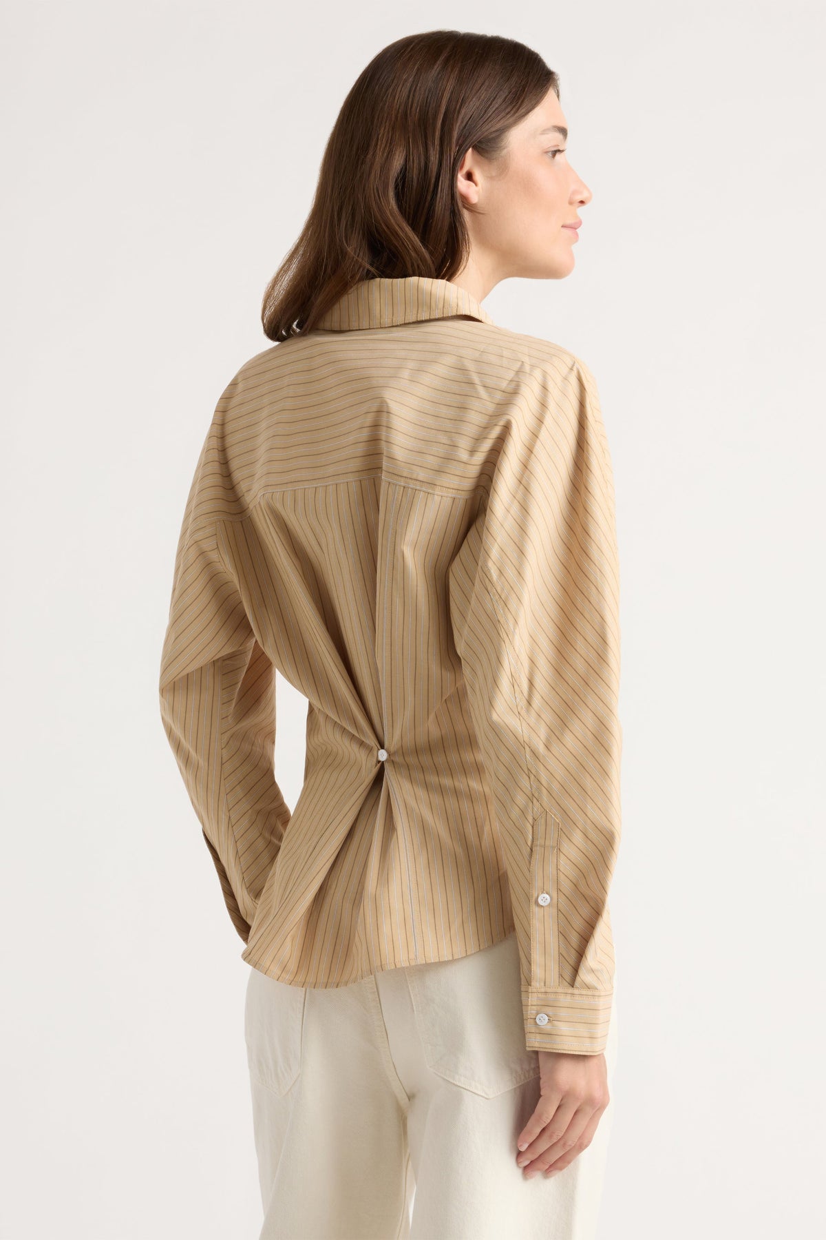CINCH WAIST BACK BUTTON SHIRT