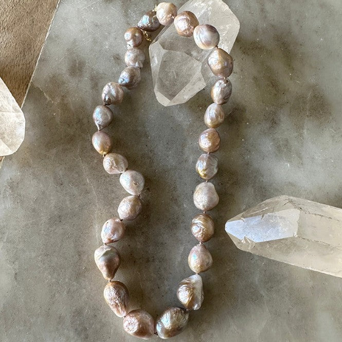FRESHWATER PEARL NECKLACE