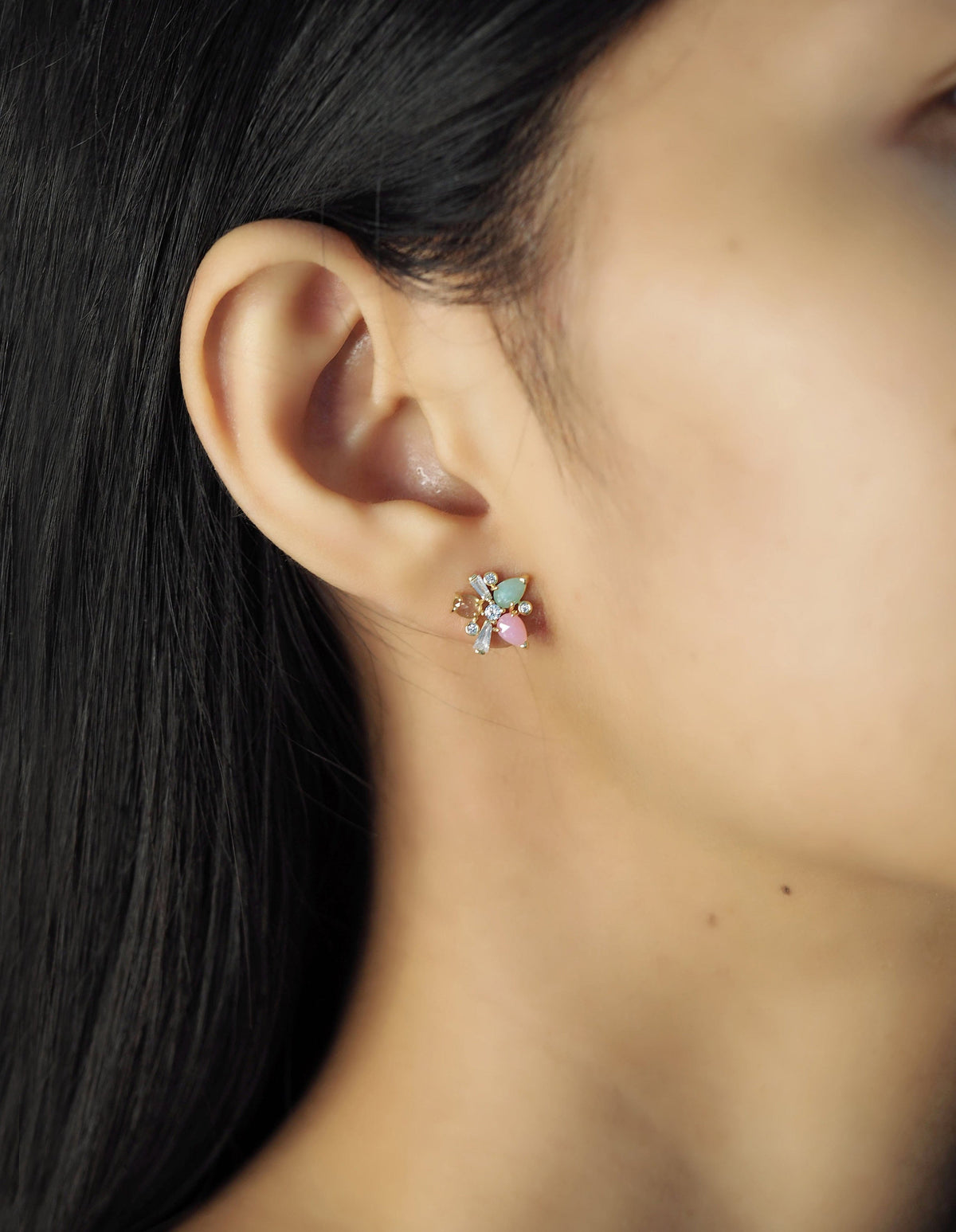 MULTI COLOR CLUSTER STUD
