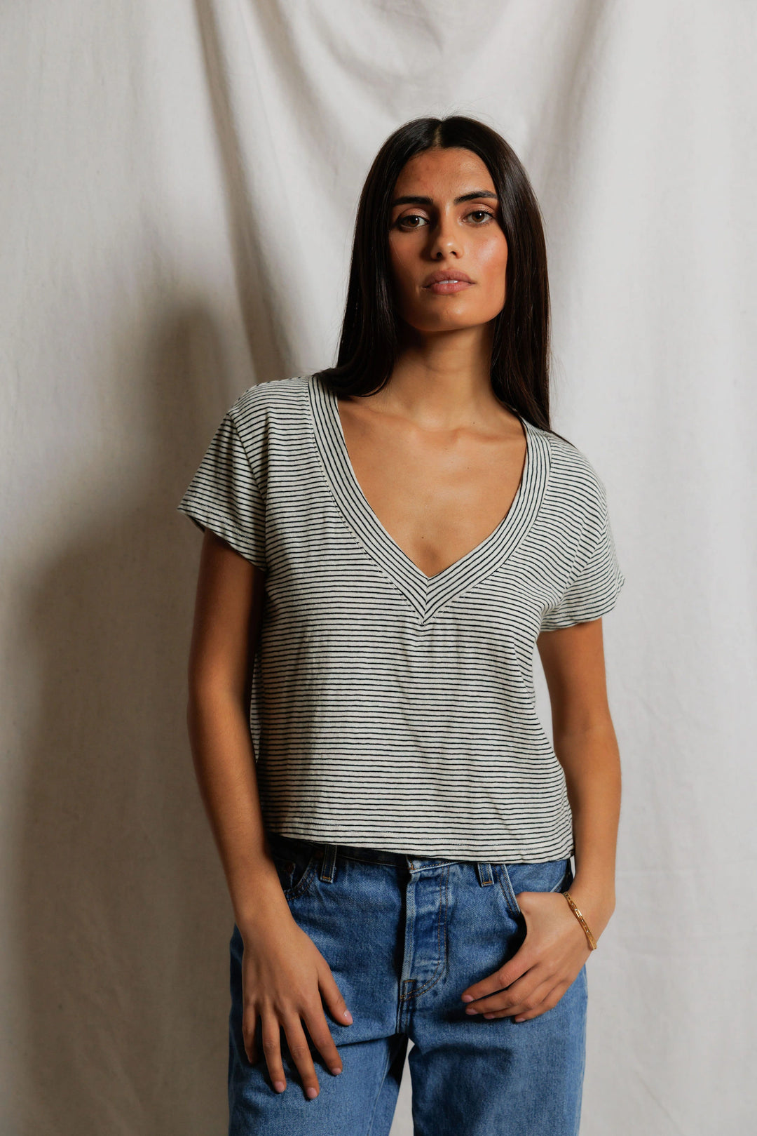 VAL HEMP MILK COTTON VNECK TEE