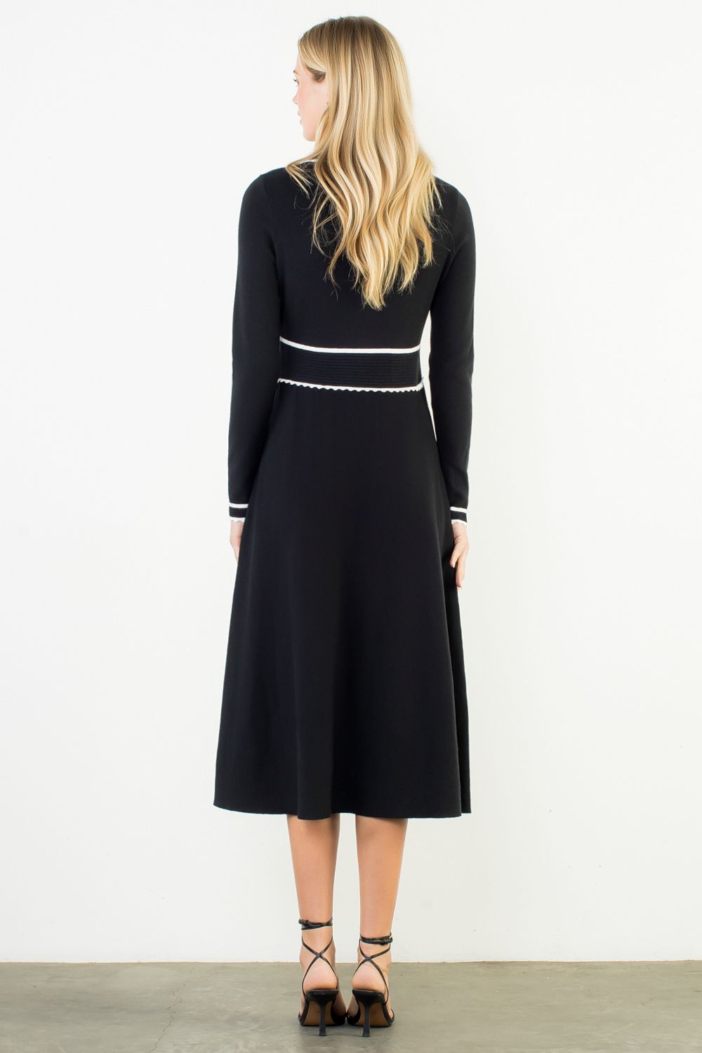 KNIT SCALLOP TRIM MAXI DRESS