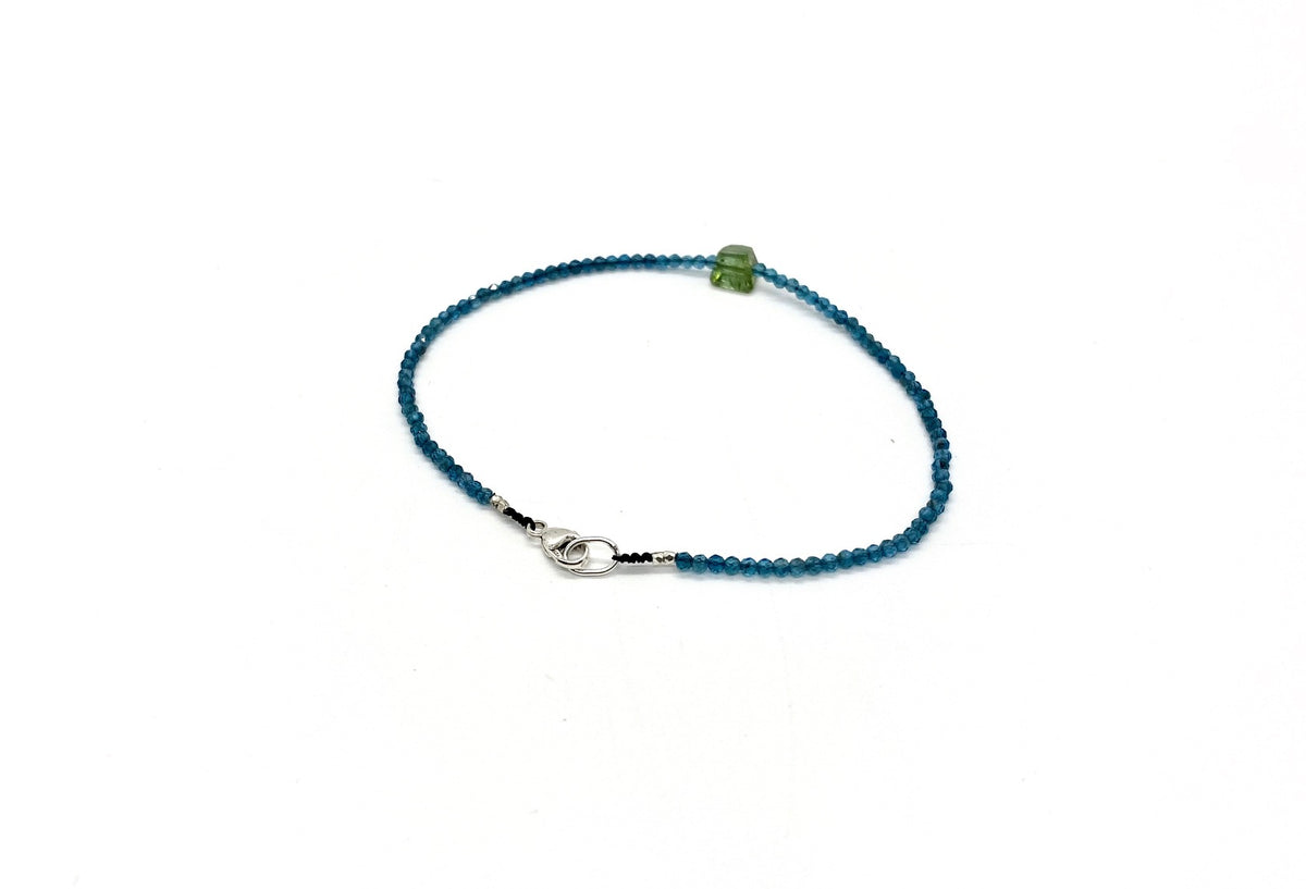 APATITE & TOURMALINE BEAD BRACELET